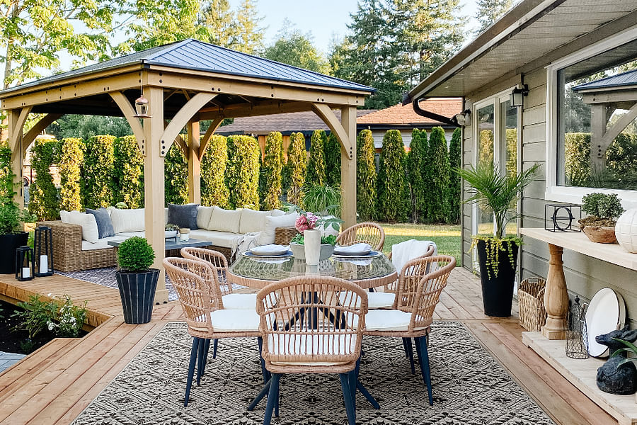 geometric pattern rugs