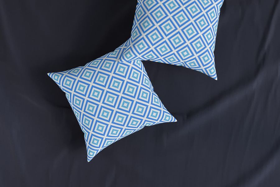 decorative throw pillows