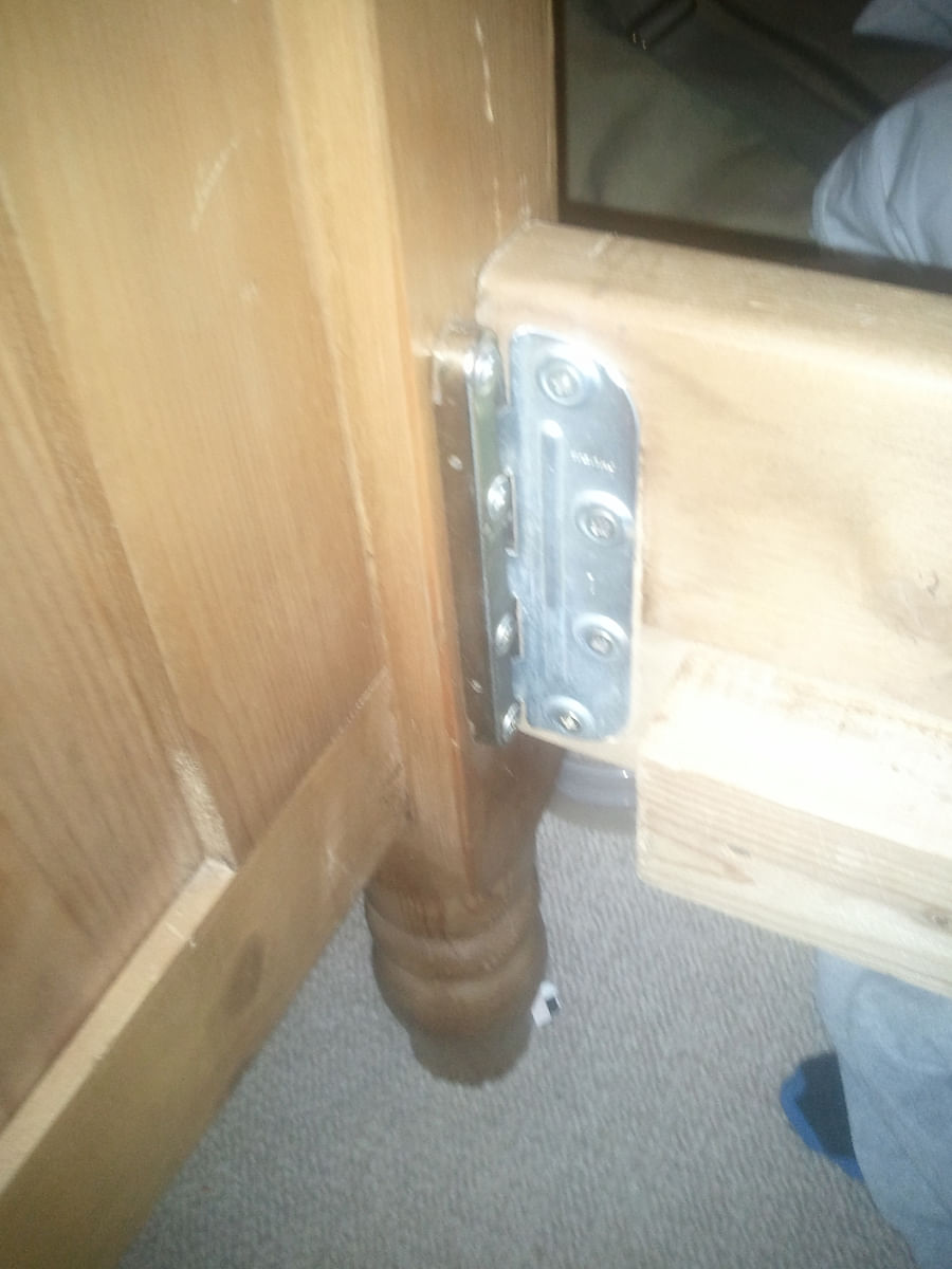 Identifying the source of bed frame squeak